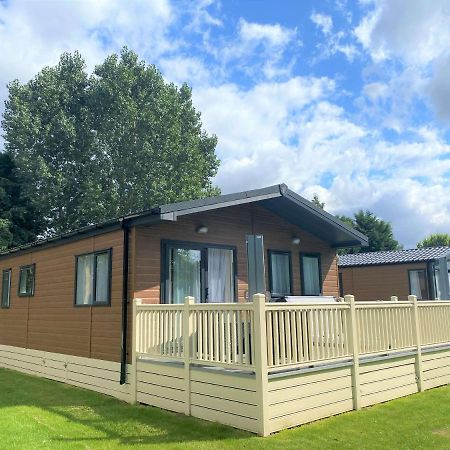 The Yorkshire Burrow Lodge With Hot Tub Kültér fotó