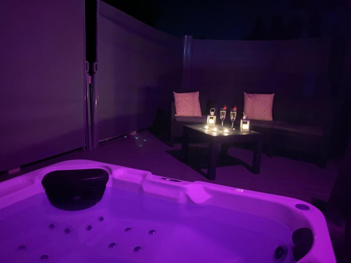 The Yorkshire Burrow Lodge With Hot Tub Kültér fotó